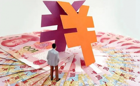 人民币汇率波动与央行货币政策：应对国内外挑战